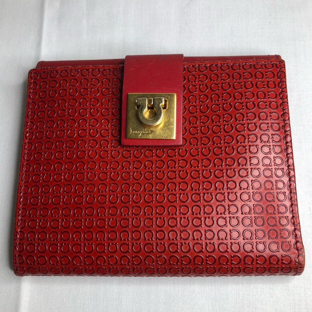 Salvatore Ferragamo Red Vintage Leather Gancini Clasp Bi-Fold Compact Wallet